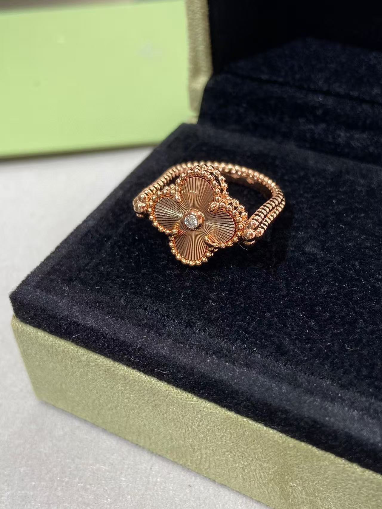 2 Color Simple and stylish new ring 1