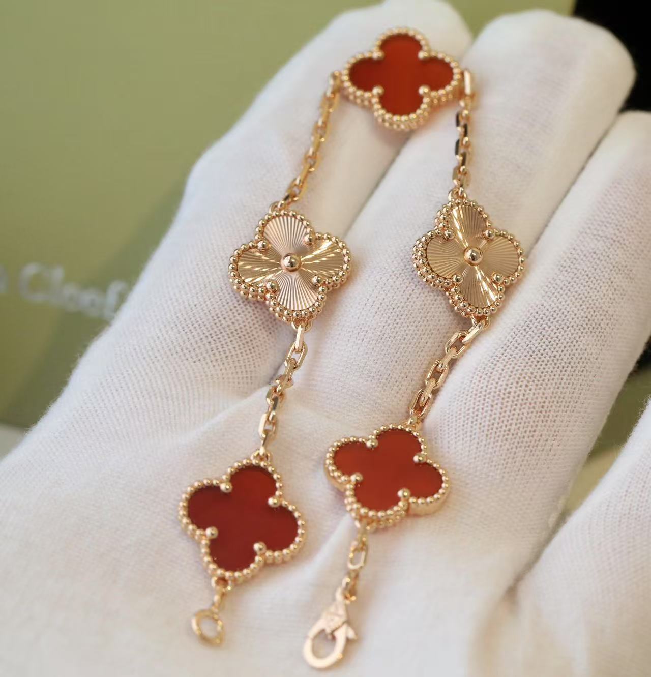 Simple and stylish new bracelet 1