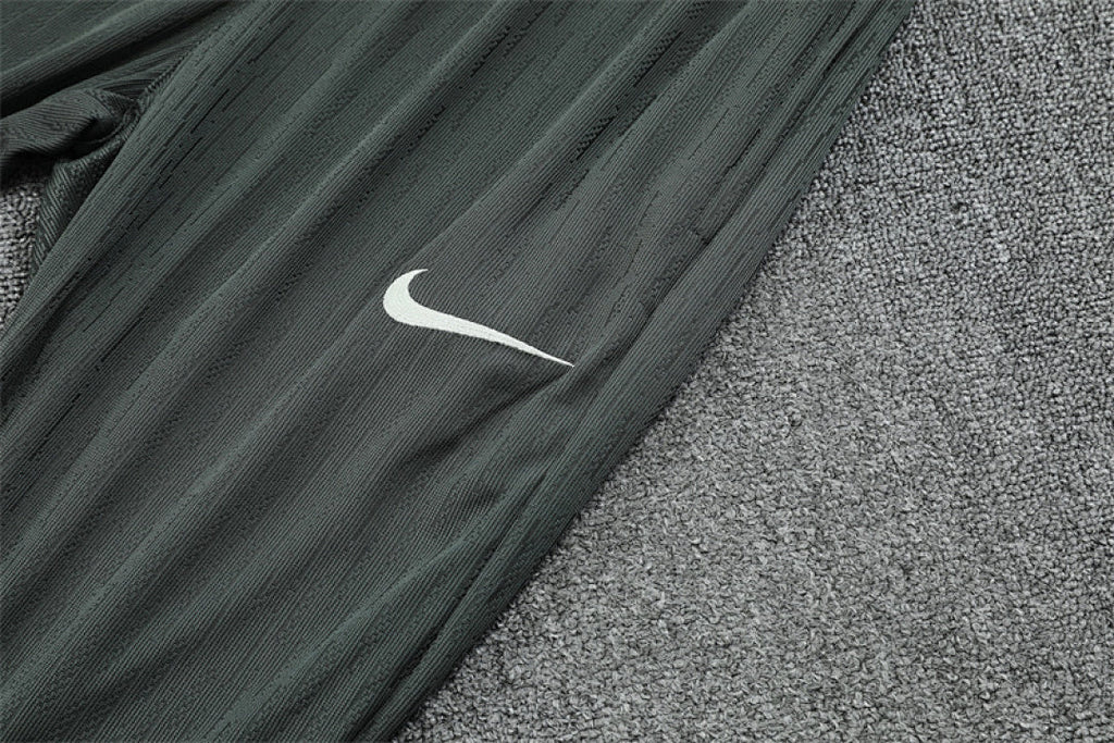 Chelsea Pre-Match Green Tracksuit 25/26